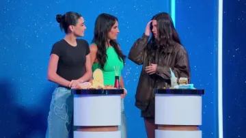 Veste Cavita Motel rocks portée par Charli D’Amelio comme on le voit dans Is It Cake? (S02E06)