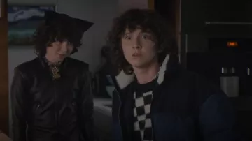 Levi Den­im Su­per Puffer Jack­et worn by James (Miles McKenna) as seen in Goosebumps (S01E03)