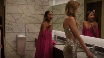 Valentino Garavani Garavani Plunging Off Shoulder Silk Cape Gown worn by Alex Levy (Jennifer Aniston) as seen in The Morning Show (S03E07)