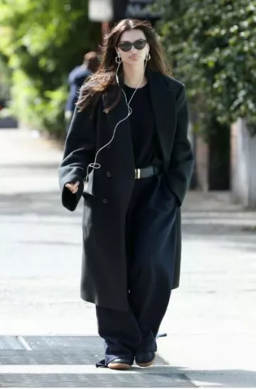 Khaite Bella Leather Belt worn by Emily Ratajkowski in New York City on October 16, 2023