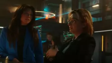 Theory Etiennette Blazer usado por Ian Wright (Mason Alexander Park) como se ve en Quantum Leap (T02E03)