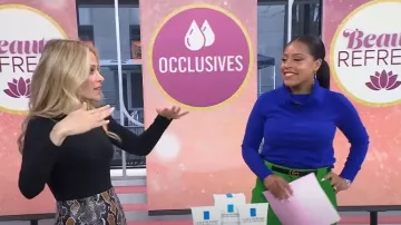 Ceinture Gucci réversible avec plaque à logo portée par Sheinelle Jones comme on le voit dans Aujourd’hui le 19 octobre 2023
