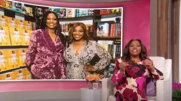 Vestido midi de jacquard floral de Dries Van Noten usado por Sherri Shepherd visto en Sherri el 18 de octubre de 2023