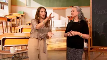 Pantalon évasé en laine Chloe porté par Drew Barrymore tel qu’on le voit dans The Drew Barrymore Show le 18 octobre 2023