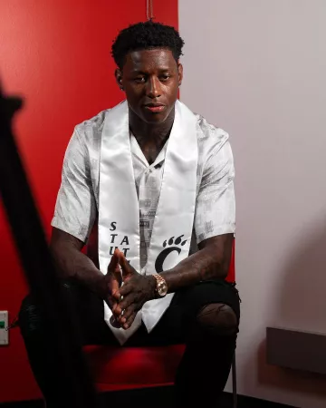 Chemise Amiri Grey Logo Tape Gradient portée par Sauce Gardner sur le compte Instagram @saucegardner