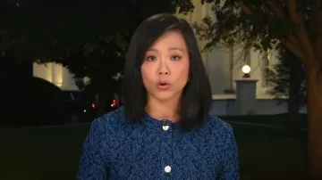 Chaqueta Boss Janoa usada por Weijia Jiang como se ve en CBS Evening News en Janoa Jacket by Boss