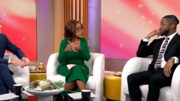 J. Crew Robe-pull côtelée à manches longues et col en V portée par Gayle King vue dans CBS Mornings le 18 octobre 2023