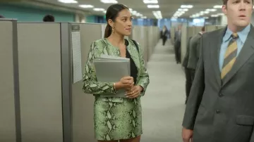 Alice + Olivia Kid­man Jack­et worn by Stella Cole (Shay Mitchell) as seen in Dollface (S02E01)