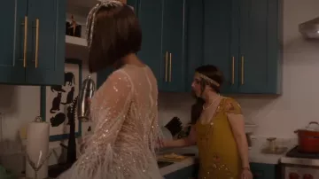 Vestido de jardín mágico de Free People usado por Izzy Levine (Esther Povitsky) como se ve en Dollface (T02E01)