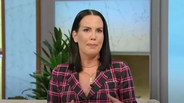 Blazer duquesa con bolsillo de parche de Smythe usado por Ali Budd como se ve en Tamron Hall Show el 20 de octubre de 2023