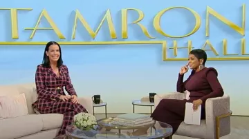 Pantalones de lana con puños a cuadros de Smythe usados por Ali Budd como se ve en Tamron Hall Show el 20 de octubre de 2023