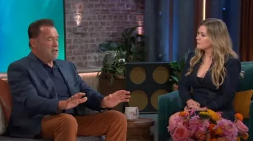 Vestido de mezclilla Veronica Beard Arlington usado por Kelly Clarkson como se ve en The Kelly Clarkson Show el 18 de octubre de 2023