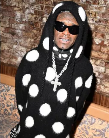 Marc Jacobs Black & White Polka Dot Knit Hoodie porté par Lil Uzi Vert sur le compte Instagram @liluzivert