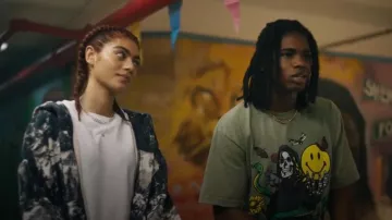 Urban outfitters De­laney Hood­ed Cardi­gan Sweater worn by Much (Ksenia Daniela Kharlamova) as seen in Robyn Hood (S01E03)