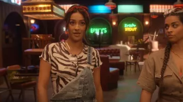 Forever 21 Ze­bra Print­ed T-Shirt worn by Stella Cole (Shay Mitchell) as seen in Dollface (S02E03)
