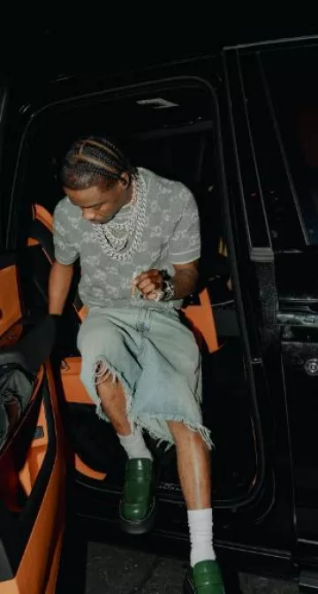 T-shirt Gucci GG gris en grosse maille porté par Roddy Ricch sur le compte Instagram @roddyricch