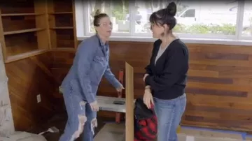 Cárdigan de manga abullonada Whistles usado por Lyndsay Lamb como se ve en Casas invendibles (S04E08)