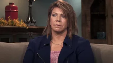 Veste de moto asymétrique Patrizia Pepe portée par Meri Brown comme on le voit dans Sister Wives (S18E10)