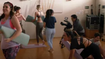 Lululemon Like A Cloud Soutien-gorge long léger porté par Emily Lopez (Jessica Camacho) comme on le voit dans All Rise (S03E16)