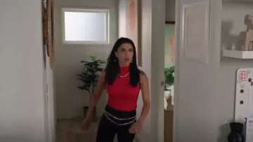 Suéter sin mangas acanalado de H&M usado por Dawn (Nazneen Contractor) como se ve en Children Ruin Everything (T03E04)