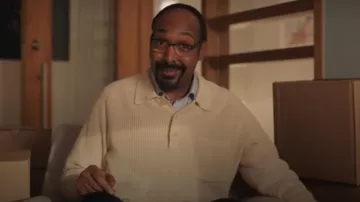 Polo de bolsillo de lino y algodón Millerevan usado por Alec Mercer (Jesse L. Martin) como se ve en The Irrational (S01E05)