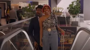 Top de un hombro de Rails Evy usado por Kylie (Travina Springer) como se ve en The Irrational (T01E05)