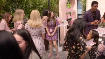 French Connection Bethany Verona Vestido usado por Izzy Levine (Esther Povitsky) como se ve en Dollface (T02E06)