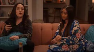 Iconos: La bata Draper PJ usada por Madison Maxwell (Brenda Song) como se ve en Dollface (T02E07)