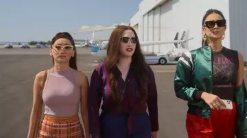 Rails Sloane Shirt Striped Shirt worn by Jules Wiley (Kat Dennings) as seen in Dollface (S02E09)