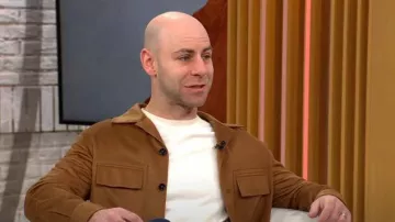 Zegna Oasi Surchemise en cachemire en vigogne portée par Adam Grant comme on le voit dans CBS Mornings le 24 octobre 2023