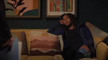 Camiseta sin mangas Lululemon Wunder Train usada por Christina Hunter (Nicole Beharie) como se ve en The Morning Show (S03E08)