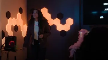 Veronica Beard Miller Plaid Dickey Jacket usada por Lacey Quinn (Gabrielle Walsh) como se ve en Found (S01E04)