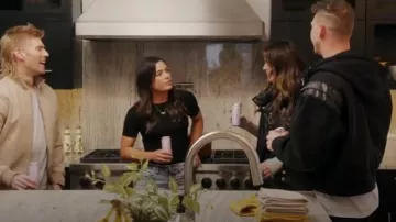 Body T-Shirt Skims porté par Malia White comme on le voit dans Winter House (S03E01)