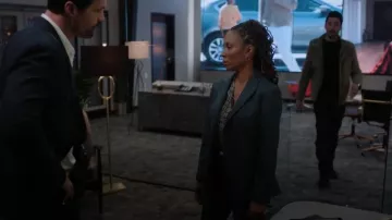 Chemisier cintré à couture princesse Theory porté par Gabi Mosely (Shanola Hampton) comme on le voit dans Found (S01E04)