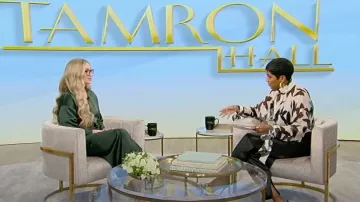 Pantalon ballon en cuir d’agneau Loewe porté par Tamron Hall tel qu’on le voit lors du défilé Tamron Hall le 24 octobre 2023