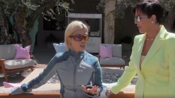 Gali Shoppe Denim Lover Club Top Jacket porté par Kourtney Kardashian dans The Kardashians (S04E05)