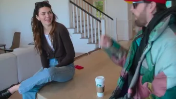 Levi’s 501 Straight Leg portée par Kendall Jenner vue dans The Kardashians (S04E05)