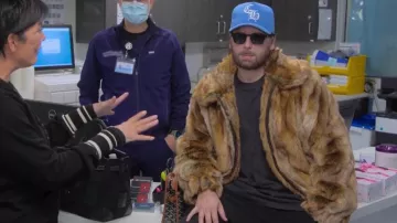 Gorra de béisbol Chrome Hearts usada por Scott Disick como se ve en The Kardashians (T04E05)