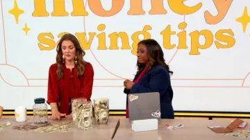 Falda midi floral vintage de Saint Laurent usada por Drew Barrymore vista en The Drew Barrymore Show el 26 de octubre de 2023