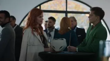Sac en cuir Maitrepierre porté par Chloé (Mirela Balic) comme on le voit dans Elite (S07E02)