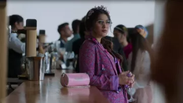 Blazer à fleurs Lili Sidonio porté par Nadia Al Saidi dans Elite (S07E02)