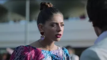 Robe Laagam Elsa portée par Sara (Carmen Arrufat) telle qu’on la voit dans Elite (S07E02)