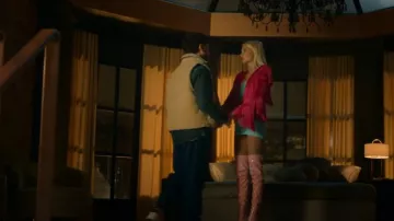 Koi The Redemption Over the Knee Patform Boots en rosa usado por Isadora Artinan (Valentina Zenere) como se ve en Elite (T07E01)
