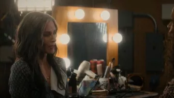 Veronica Beard Mariposa Vestido usado por Pat Phelps (Courteney Cox) como se ve en Shining Vale (T02E02)