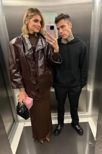 Anillo Cartier Panthere De Cartier de oro blanco, diamantes, esmeralda y ónix usado por Chiara Ferragni en su publicación de Instagram el 27 de octubre de 2023