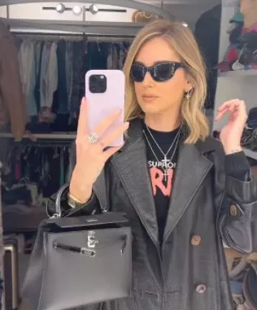 Cartier Santos De Cartier Reloj usado por Chiara Ferragni en su historia de Instagram el 27 de octubre de 2023