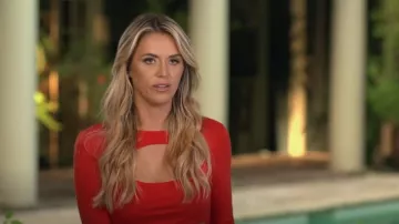 Superdown Kathleen Cut Out Top usado por Olivia Flowers como se ve en Southern Charm (T09E07)
