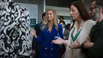Vestido blazer texturizado de Zara usado por Roberta Arti (Luz Cipriota) como se ve en Elite (T07E01)