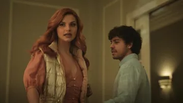 Sandro My­lene Gath­ered Mi­ni Dress worn by Chloe (Mirela Balic) as seen in Elite (S07E07)