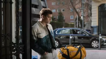 Asos Design 90s Jack­et With Land­scape Print worn by Iván Carvalho (André Lamoglia) as seen in Elite (S07E08)